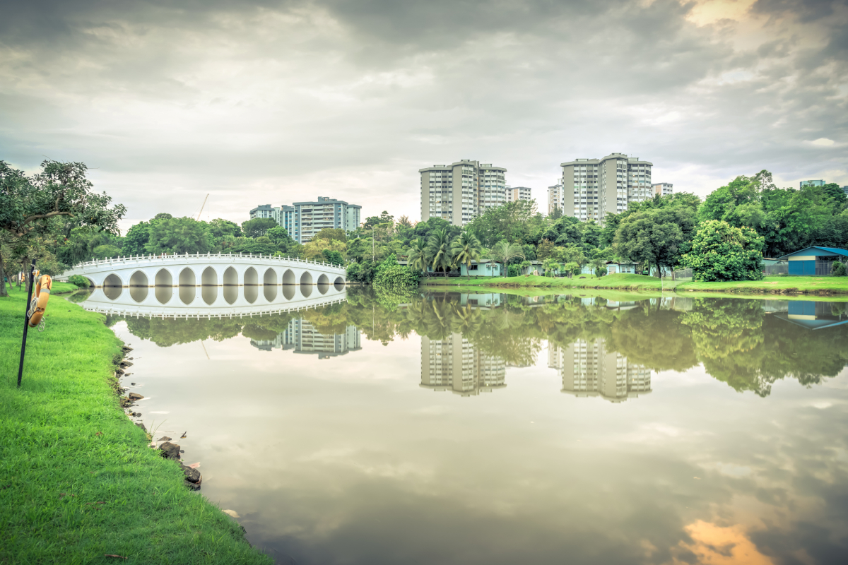 https://www.era.com.sg/wp-content/uploads/2025/02/shutterstock_787044700-jurong-lake-district-1.jpg